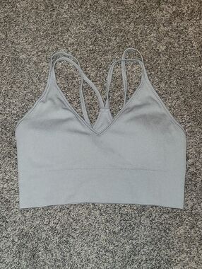 Seamless V-Neck Strappy Medium Support Bra Light Gray